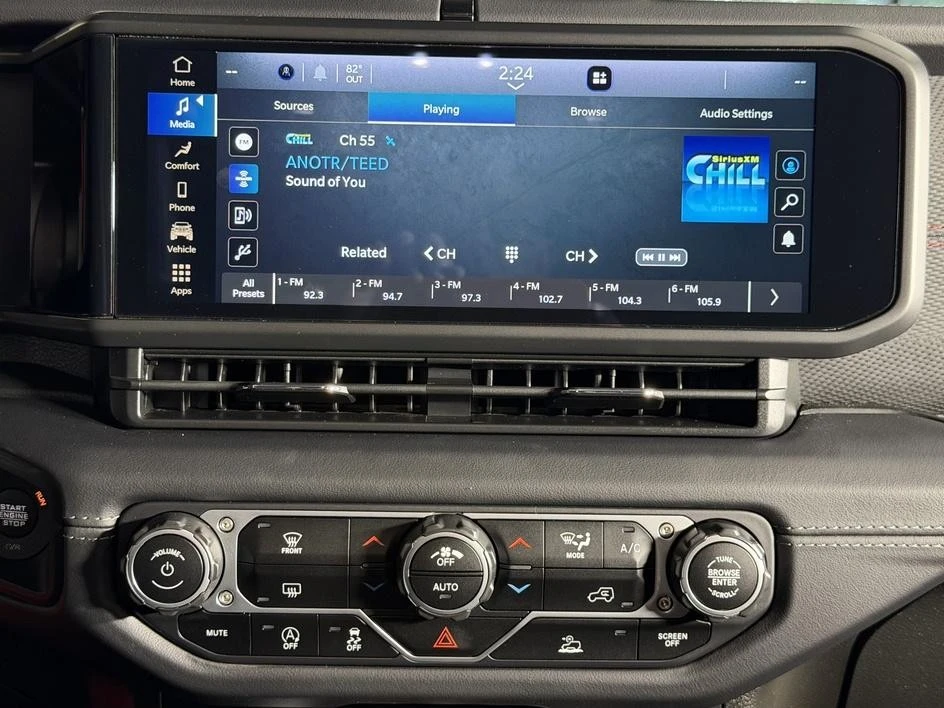 2025 Jeep JL Wrangler - Image 30 of 31