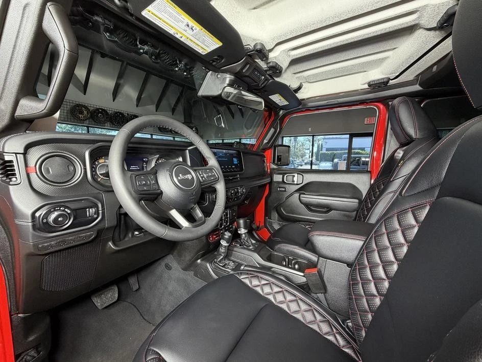 2025 Jeep JL Wrangler - Image 24 of 31