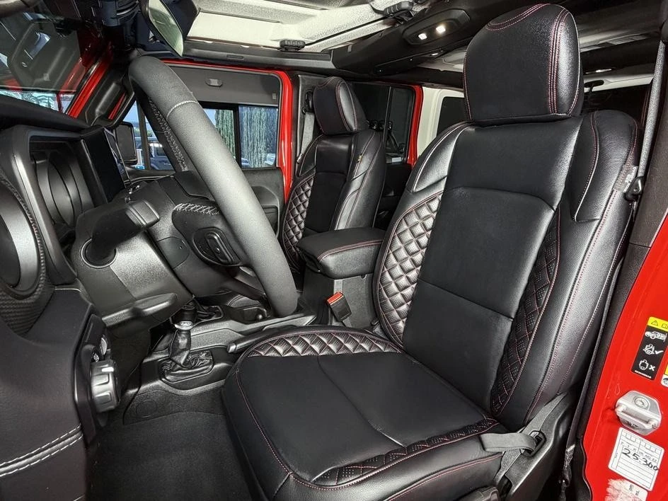 2025 Jeep JL Wrangler - Image 25 of 31