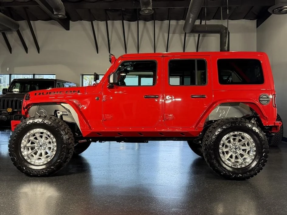 2025 Jeep JL Wrangler - Image 11 of 31