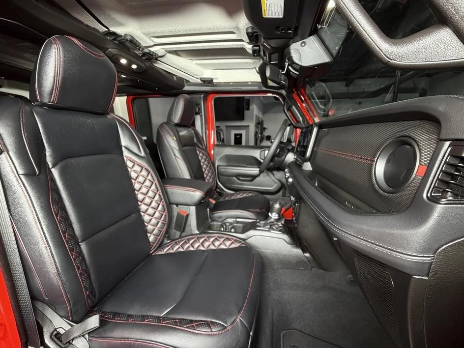 2025 Jeep JL Wrangler - Image 27 of 31