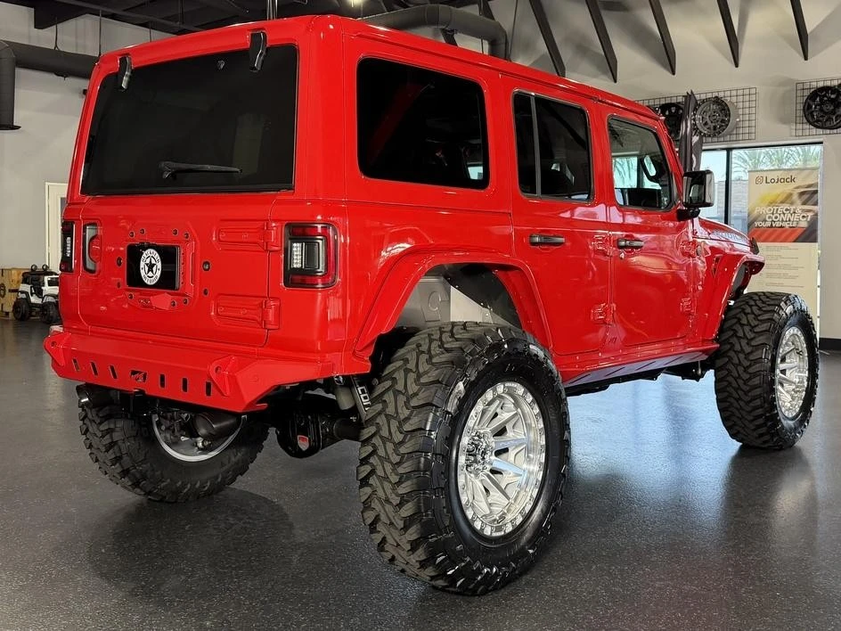 2025 Jeep JL Wrangler - Image 23 of 31