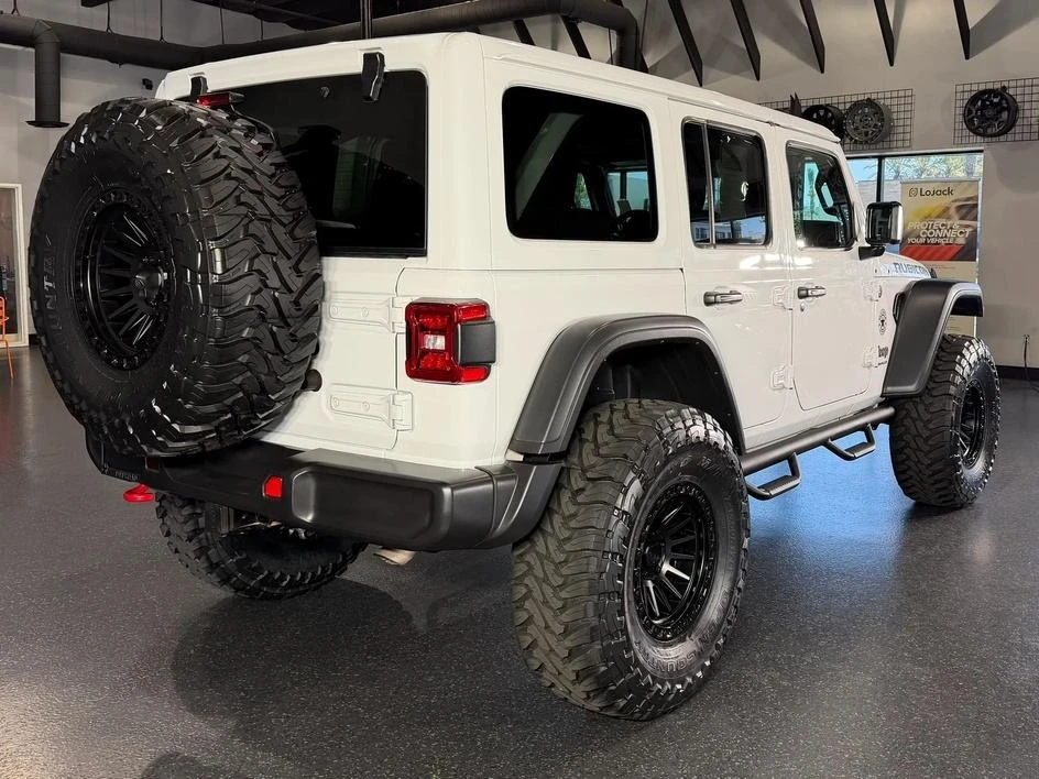 2025 Jeep JL Wrangler - Image 14 of 30