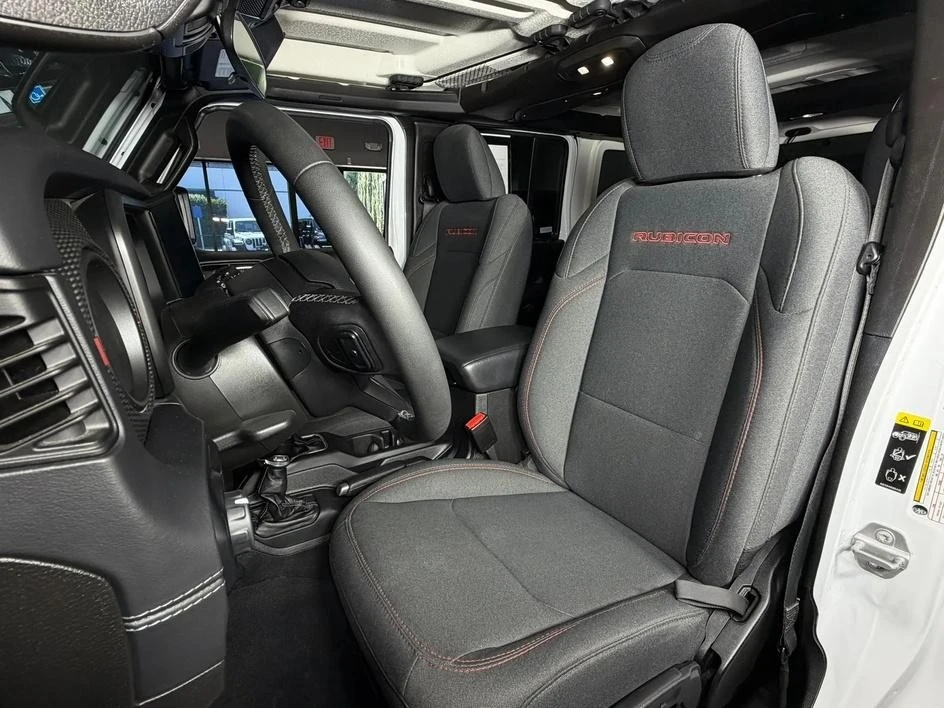 2025 Jeep JL Wrangler - Image 16 of 30