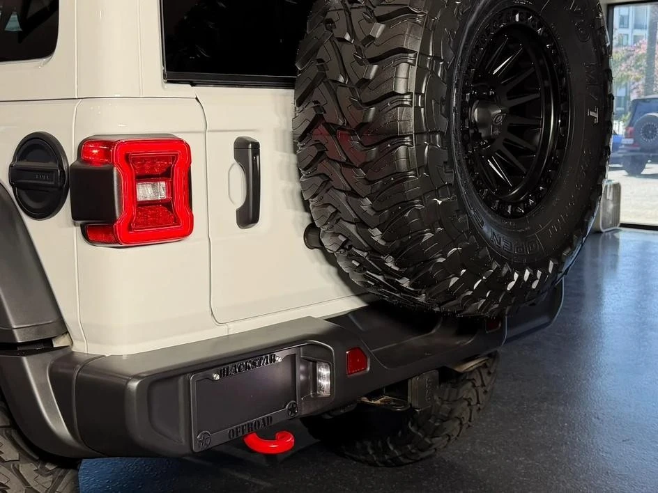 2025 Jeep JL Wrangler - Image 11 of 30