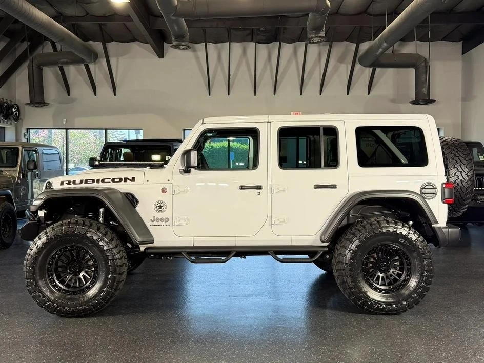 2025 Jeep JL Wrangler - Image 9 of 30