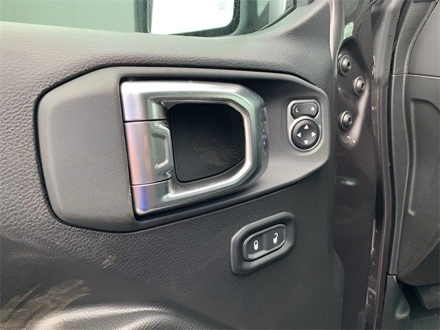 2025 Jeep JL Wrangler - Image 17 of 21