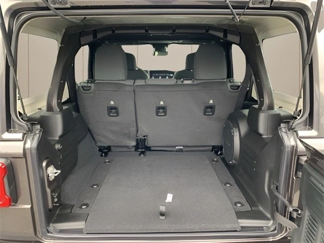 2025 Jeep JL Wrangler - Image 15 of 21