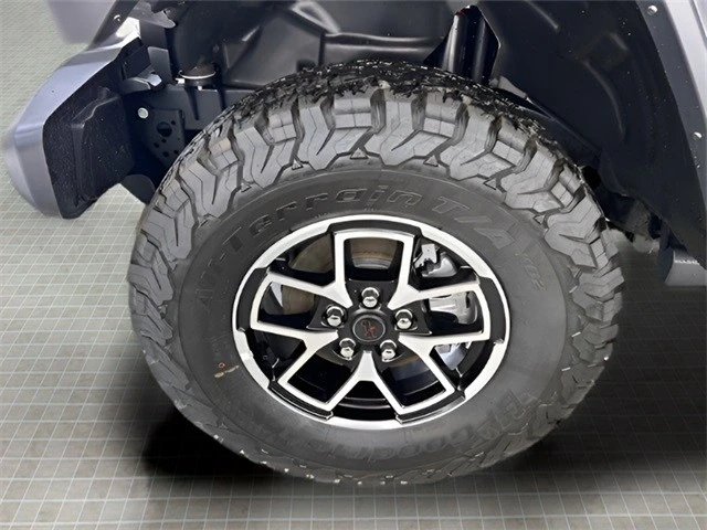 2025 Jeep JL Wrangler - Image 11 of 21