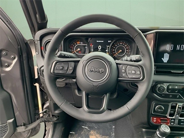 2025 Jeep JL Wrangler - Image 19 of 21