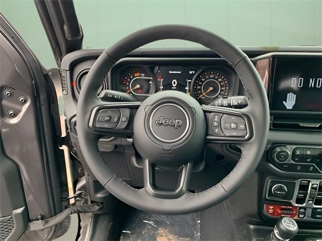 2025 Jeep JL Wrangler - Image 19 of 21