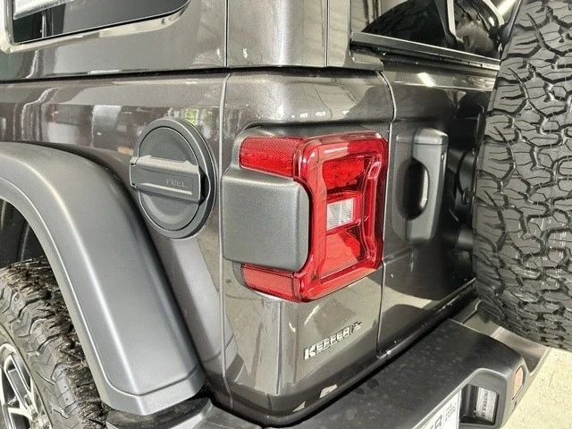 2025 Jeep JL Wrangler - Image 13 of 21