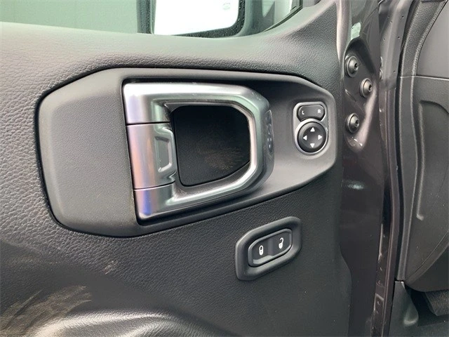 2025 Jeep JL Wrangler - Image 17 of 21