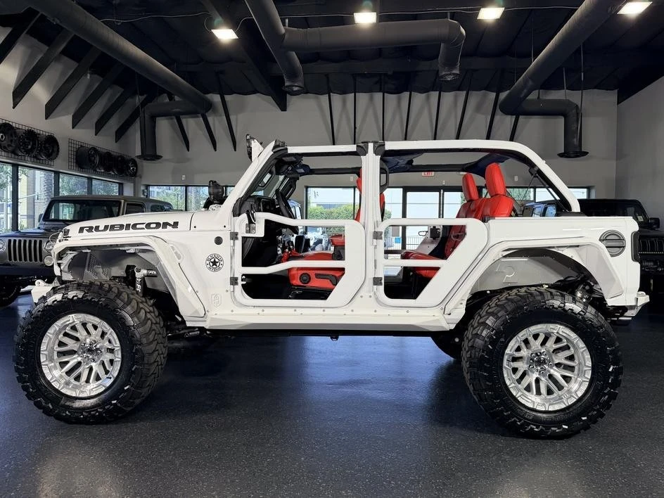 2025 Jeep JL Wrangler - Image 17 of 31