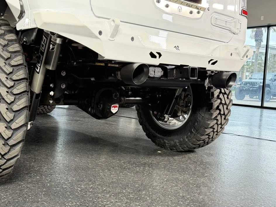 2025 Jeep JL Wrangler - Image 9 of 31