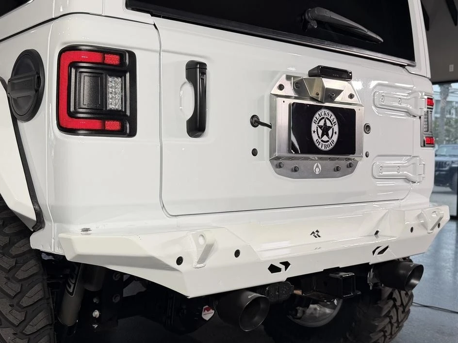 2025 Jeep JL Wrangler - Image 10 of 31