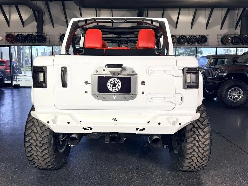 2025 Jeep JL Wrangler - Image 19 of 31