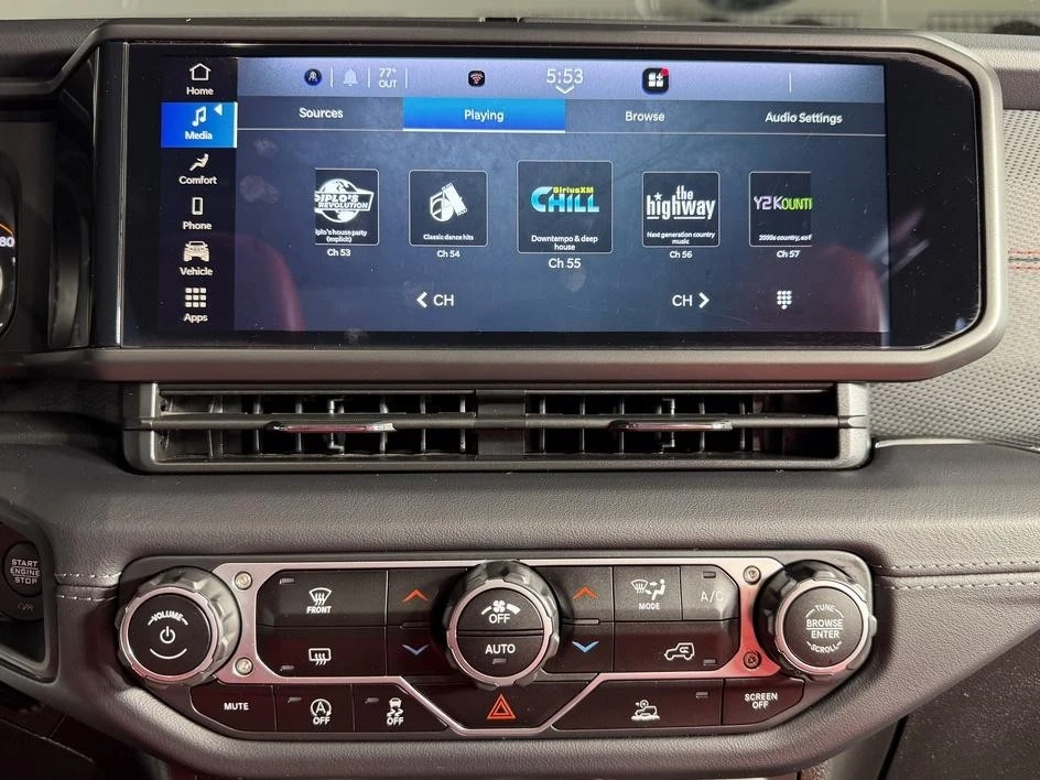 2025 Jeep JL Wrangler - Image 27 of 31