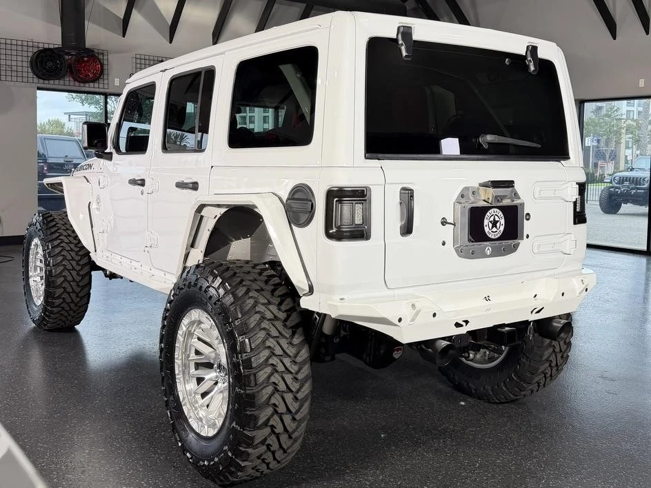 2025 Jeep JL Wrangler - Image 8 of 31