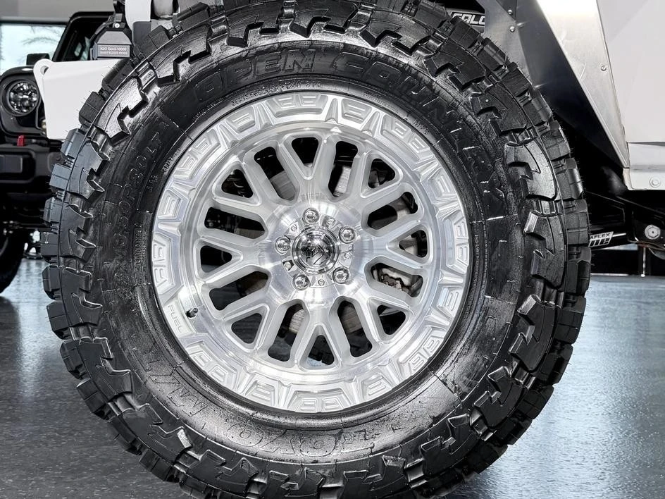 2025 Jeep JL Wrangler - Image 31 of 31