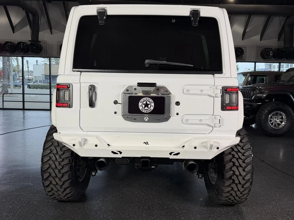 2025 Jeep JL Wrangler - Image 11 of 31