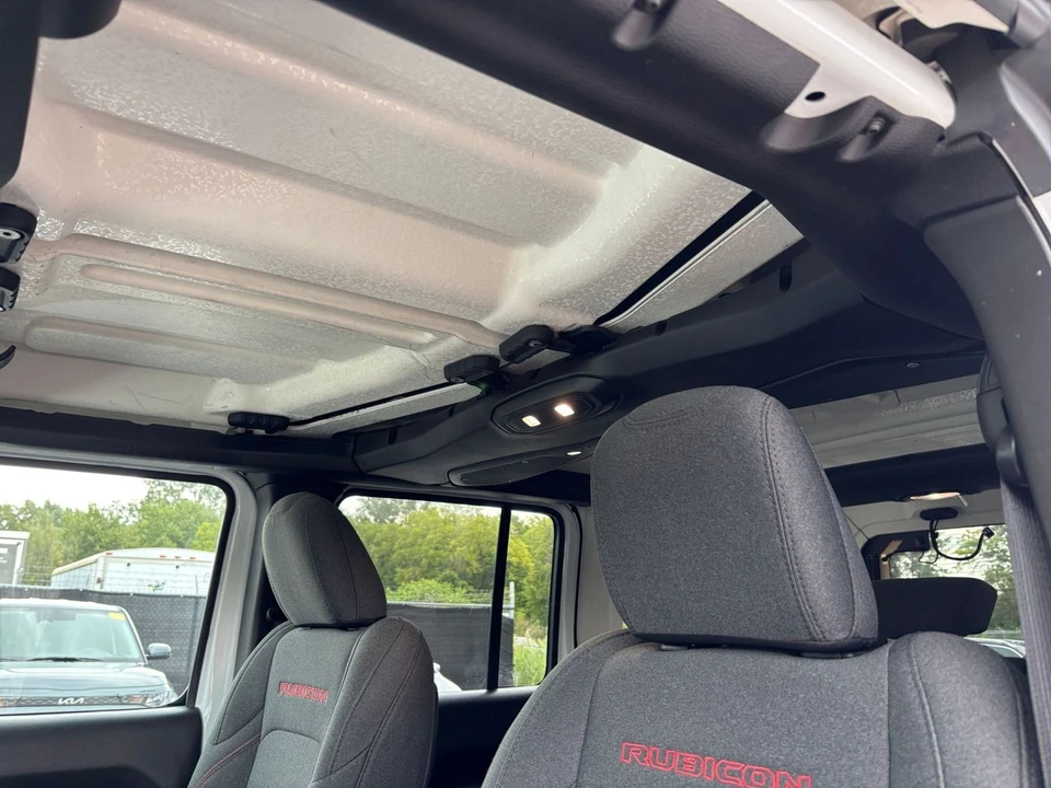 2025 Jeep JL Wrangler - Image 30 of 31