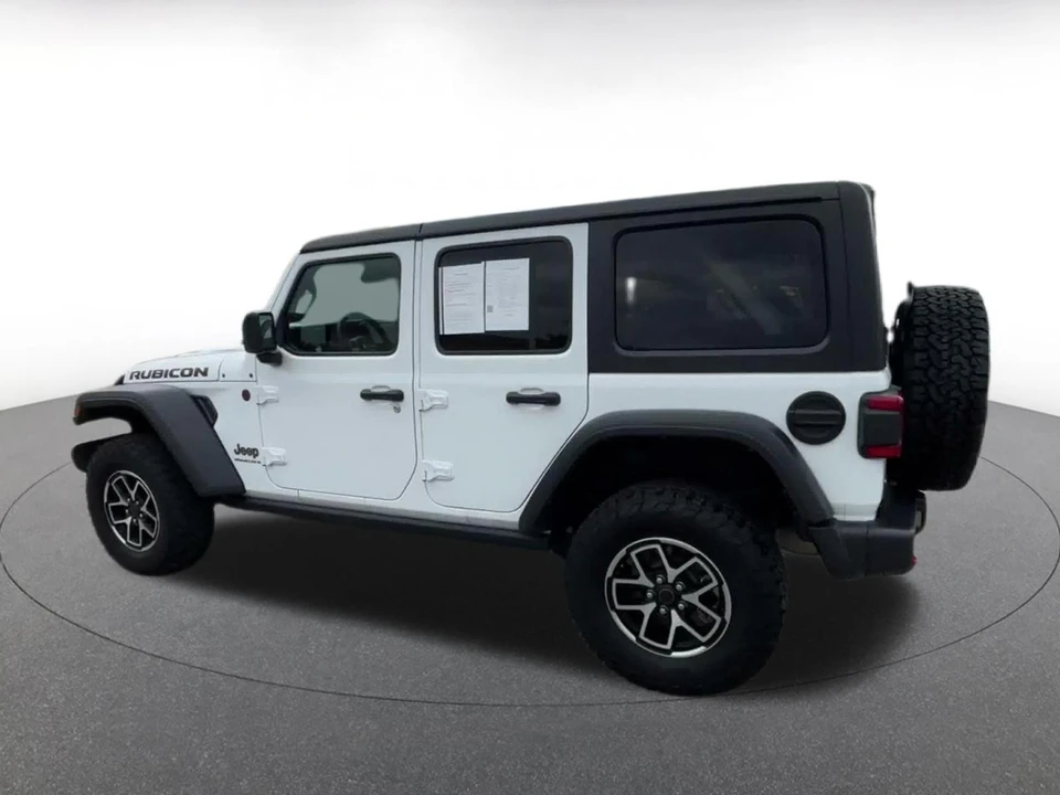 2025 Jeep JL Wrangler - Image 11 of 31