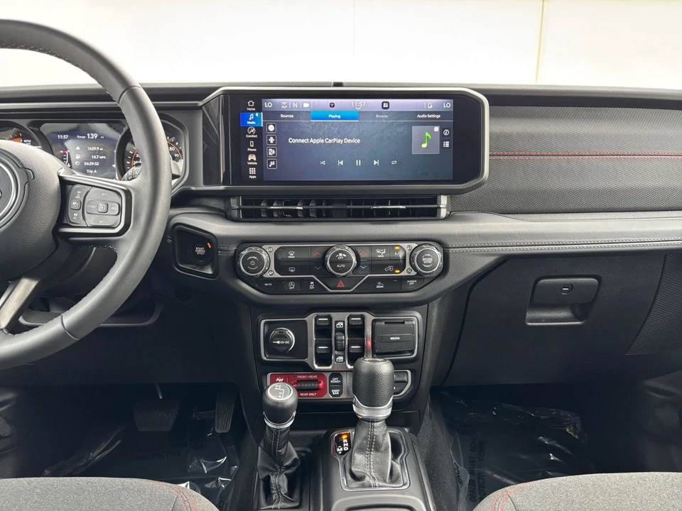 2025 Jeep JL Wrangler - Image 18 of 31