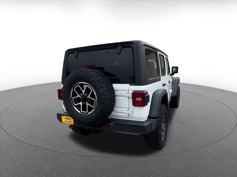 2025 Jeep JL Wrangler - Image 15 of 31