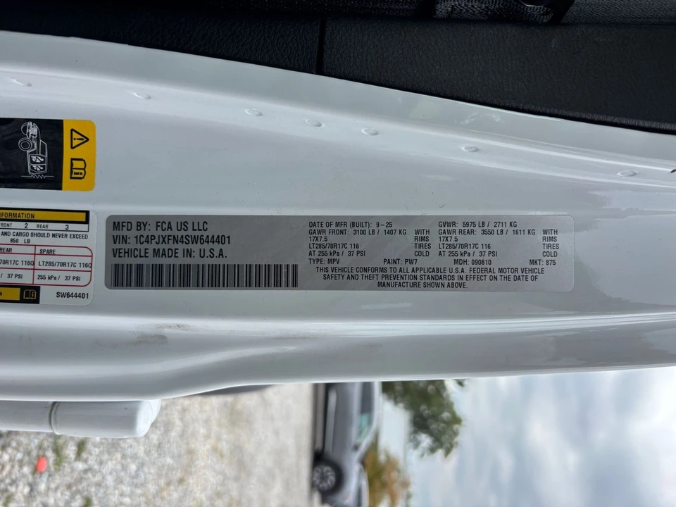 2025 Jeep JL Wrangler - Image 31 of 31