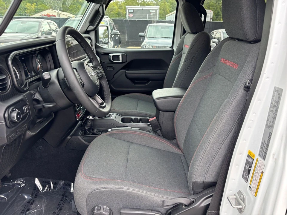 2025 Jeep JL Wrangler - Image 28 of 31