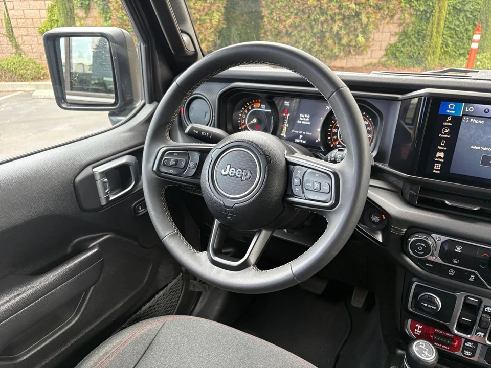 2025 Jeep - Image 30 of 31