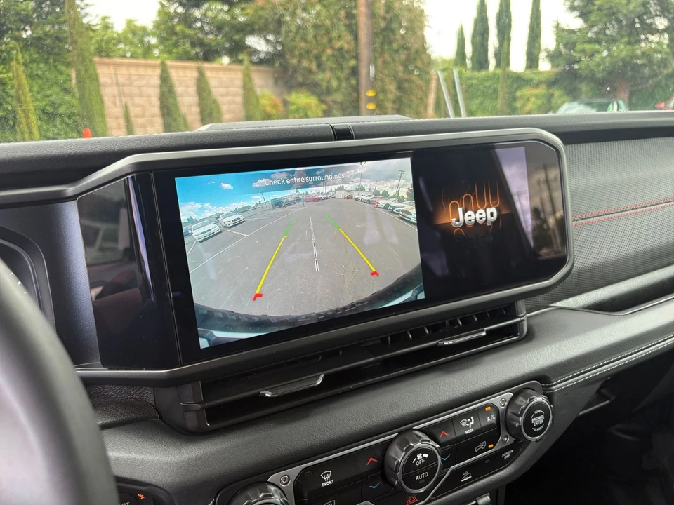 2025 Jeep - Image 21 of 31