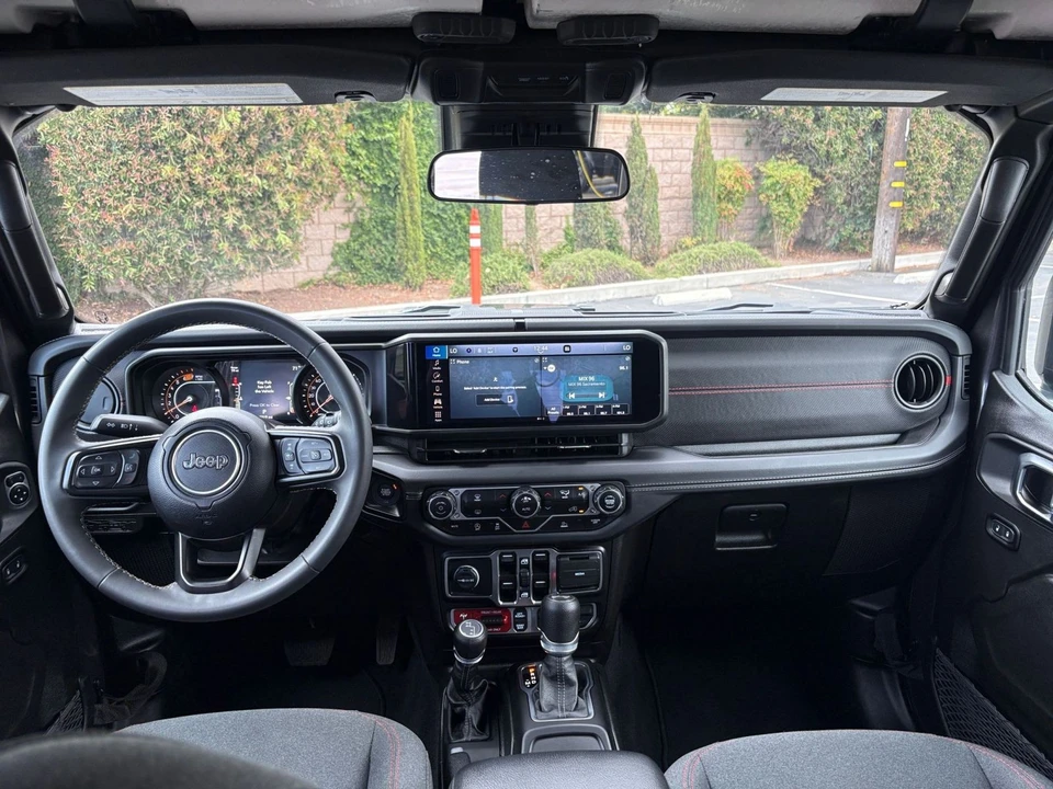 2025 Jeep - Image 29 of 31