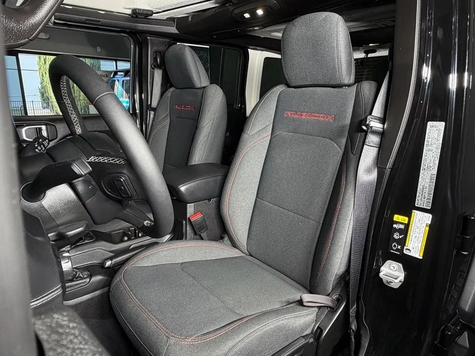 2025 Jeep JL Wrangler - Image 13 of 29