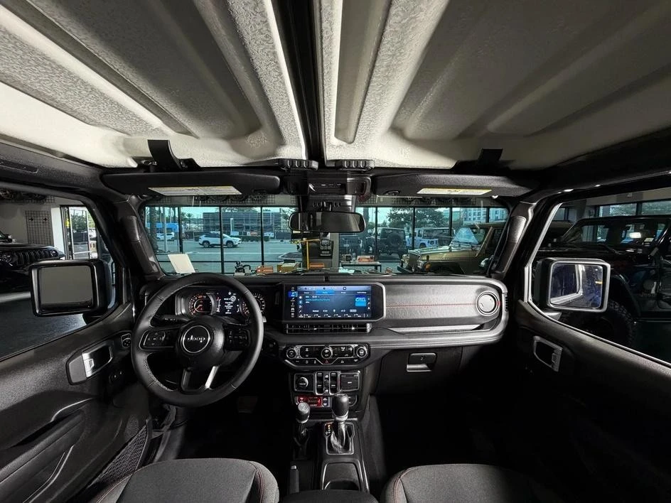 2025 Jeep JL Wrangler - Image 17 of 29