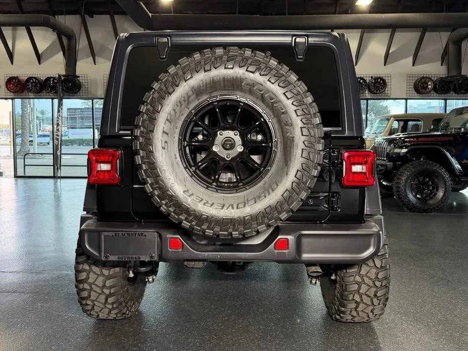 2025 Jeep JL Wrangler - Image 10 of 29