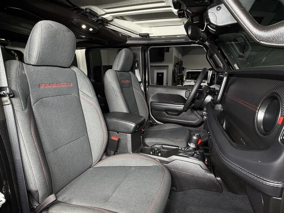 2025 Jeep JL Wrangler - Image 15 of 29