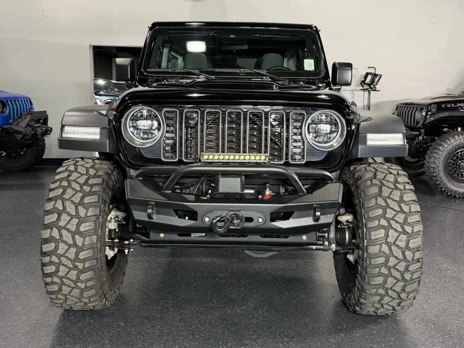 2025 Jeep JL Wrangler - Image 3 of 29