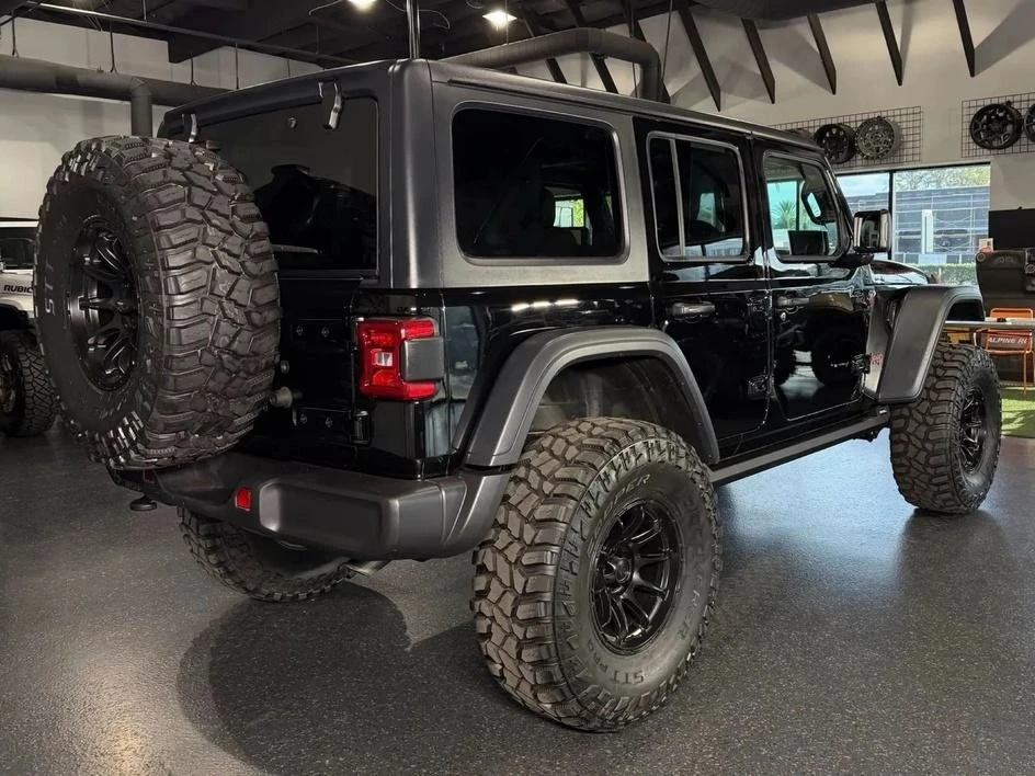 2025 Jeep JL Wrangler - Image 11 of 29
