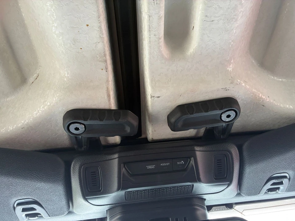 2025 Jeep JL Wrangler - Image 30 of 31