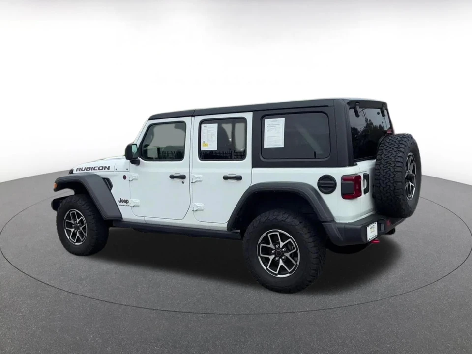 2025 Jeep JL Wrangler - Image 11 of 31
