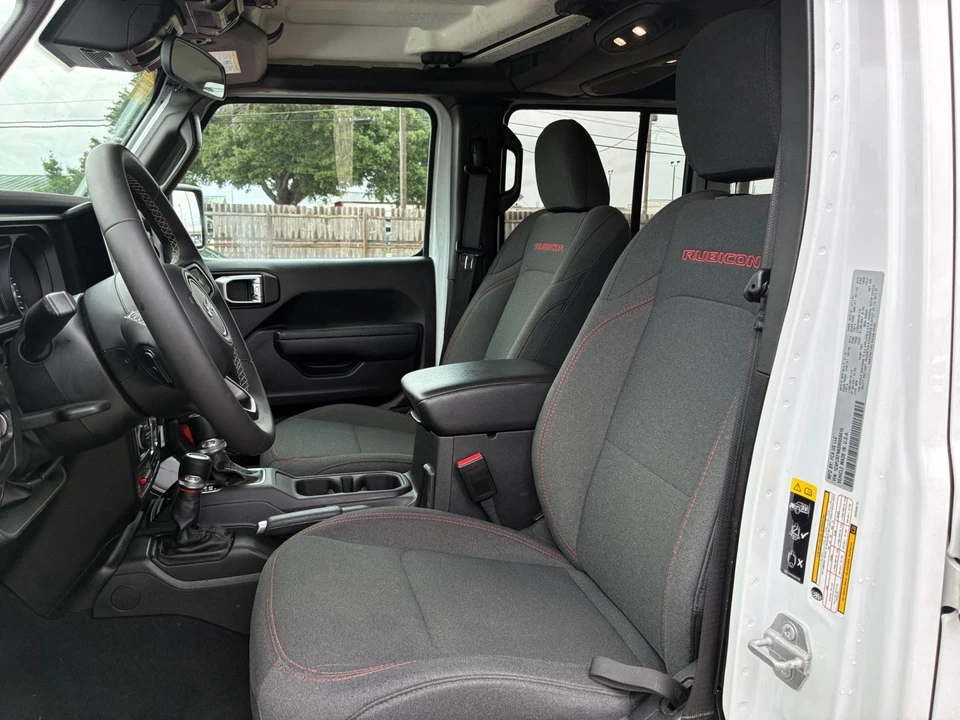 2025 Jeep JL Wrangler - Image 28 of 31