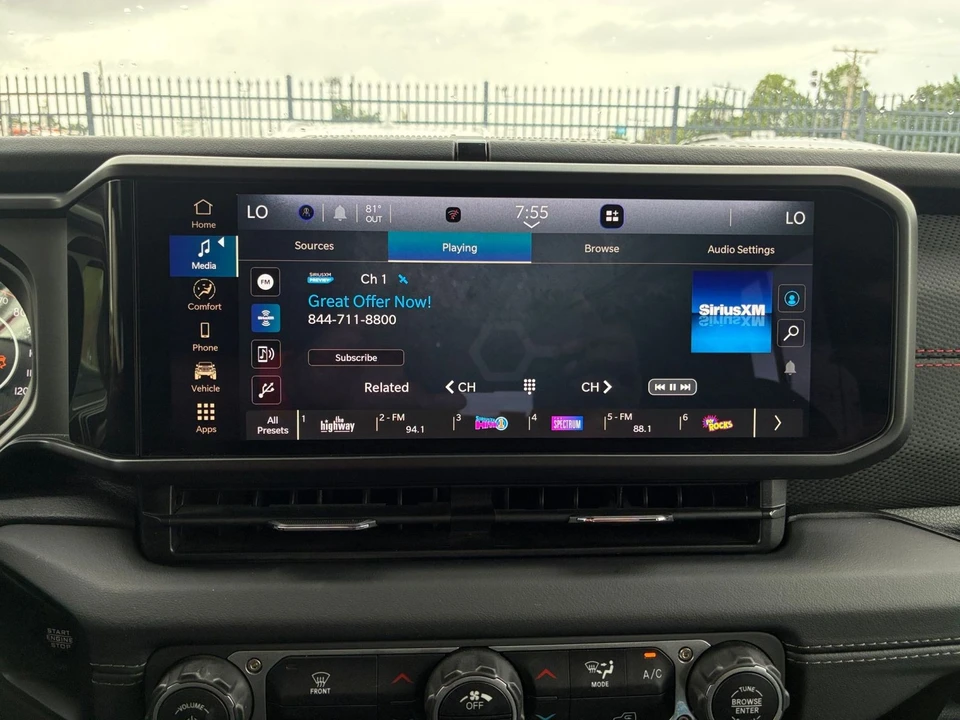 2025 Jeep JL Wrangler - Image 21 of 31