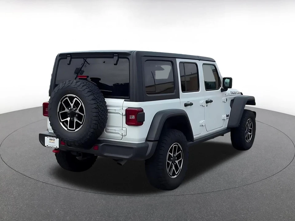 2025 Jeep JL Wrangler - Image 15 of 31