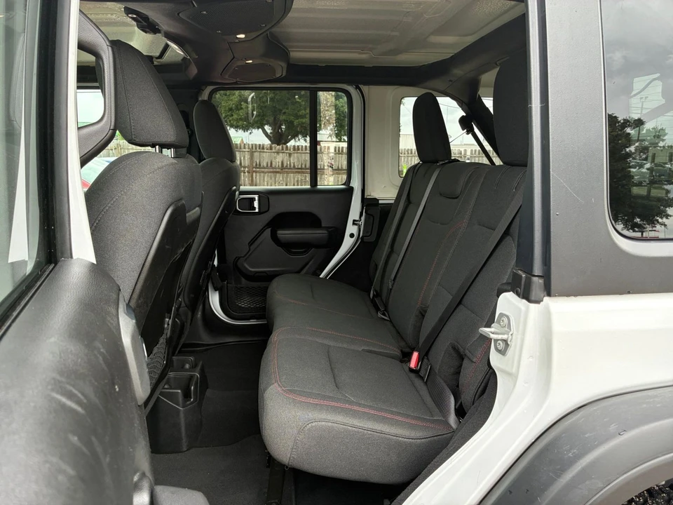 2025 Jeep JL Wrangler - Image 27 of 31