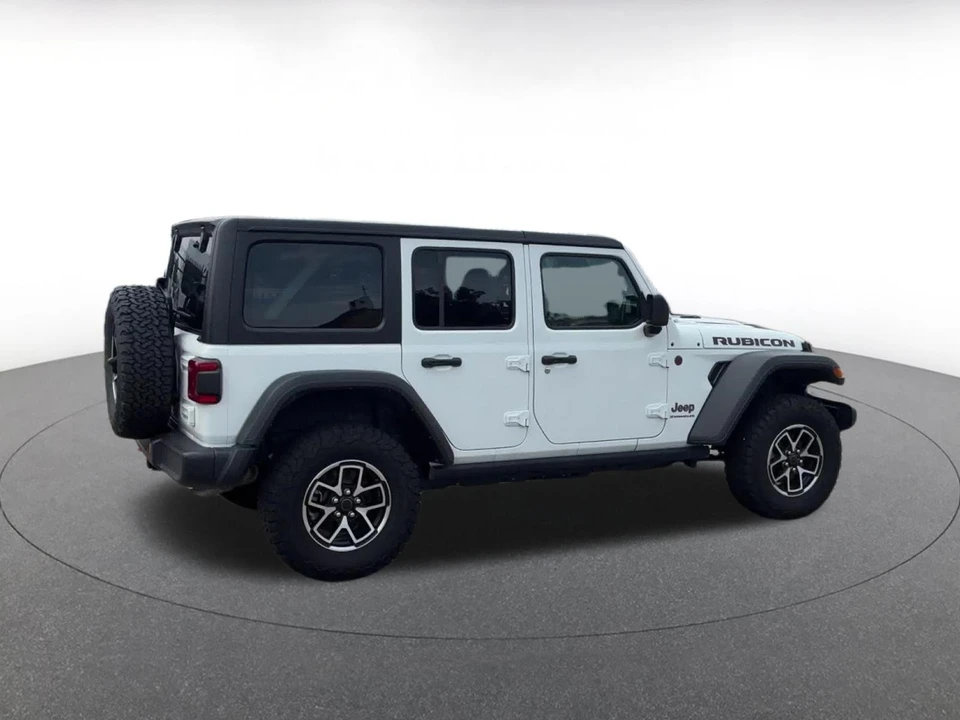 2025 Jeep JL Wrangler - Image 16 of 31