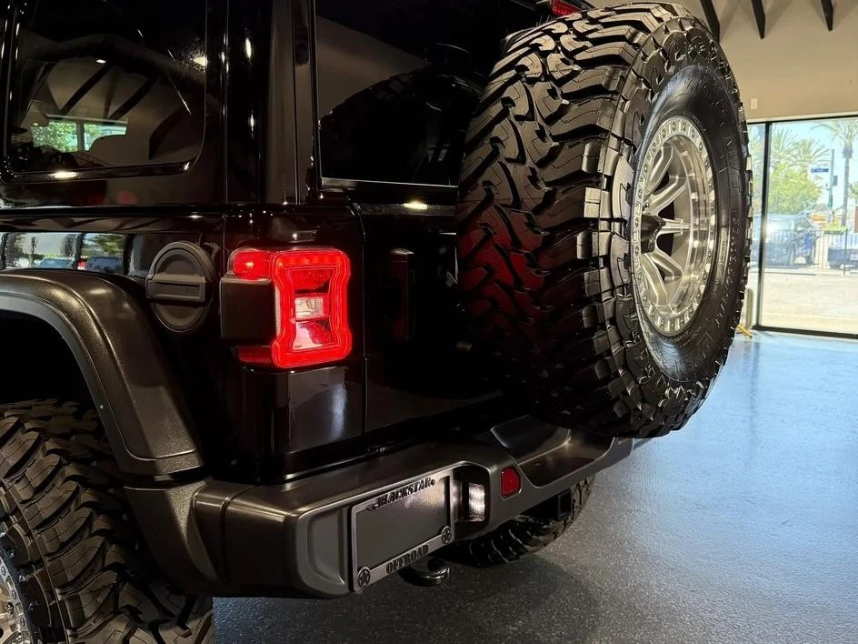 2025 Jeep JL Wrangler - Image 10 of 29