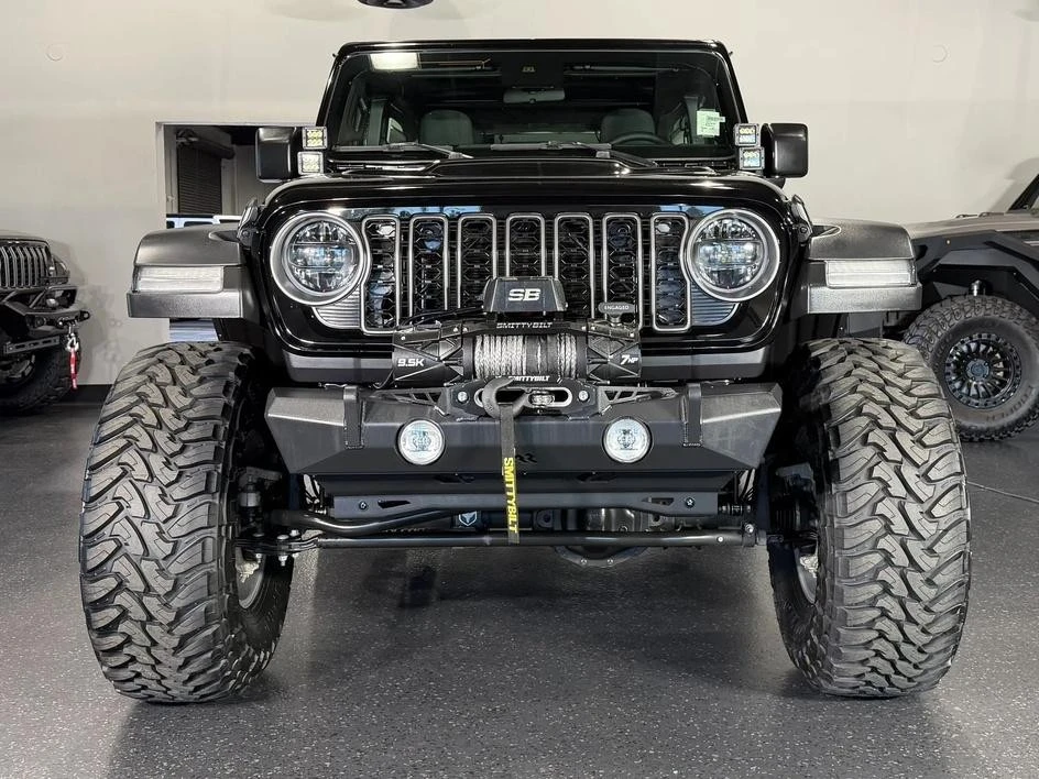 2025 Jeep JL Wrangler - Image 3 of 29