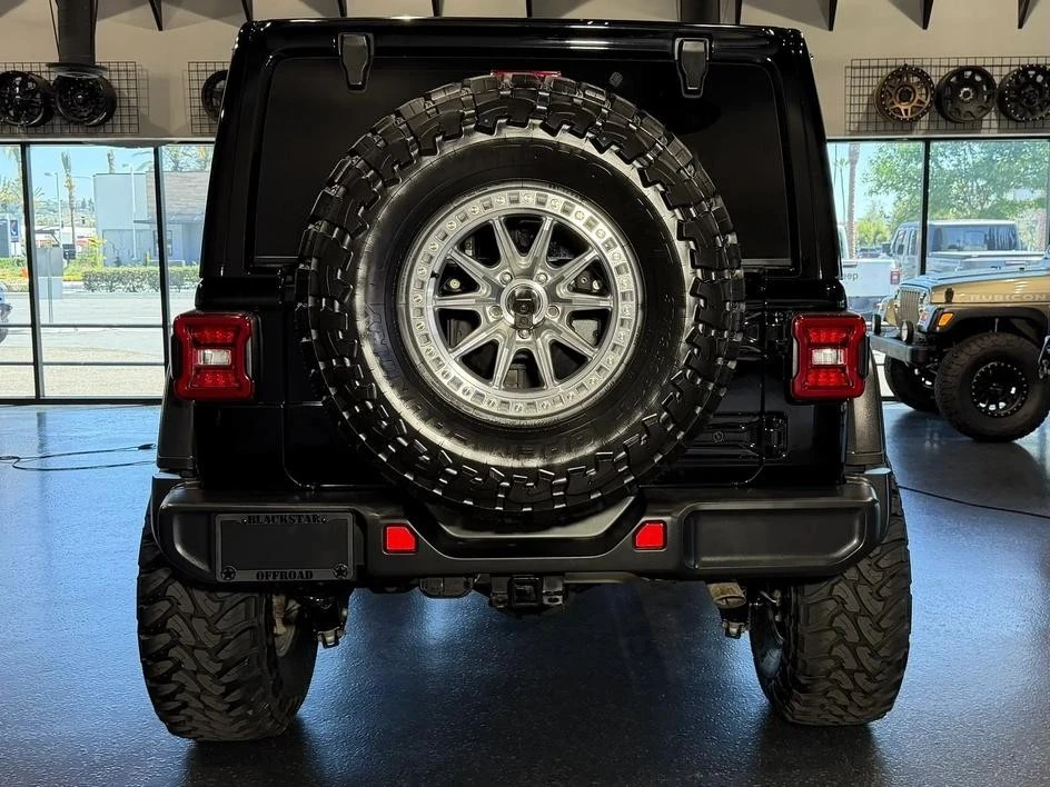 2025 Jeep JL Wrangler - Image 11 of 29